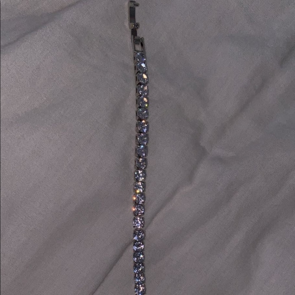Tennis bracelet